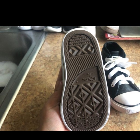 Convese - Picture 3 of 3